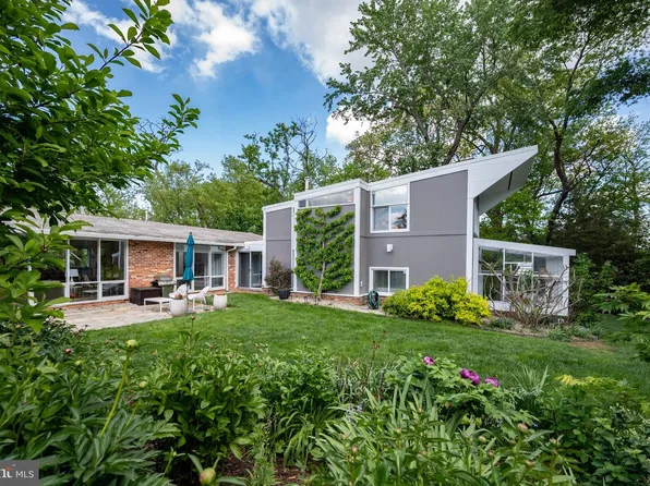 2103 Marthas Rd, Alexandria, VA 22307