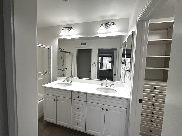 1800 Oak St #432 — Photo 11