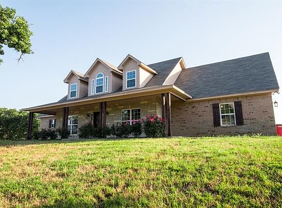 2nd image of 1920 Crystal Ln