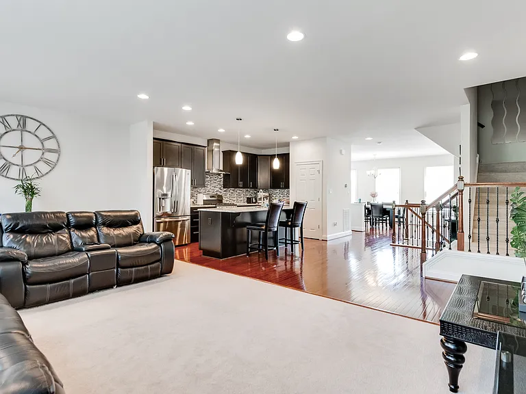 5405 Hickory Ann Dr — Photo 5