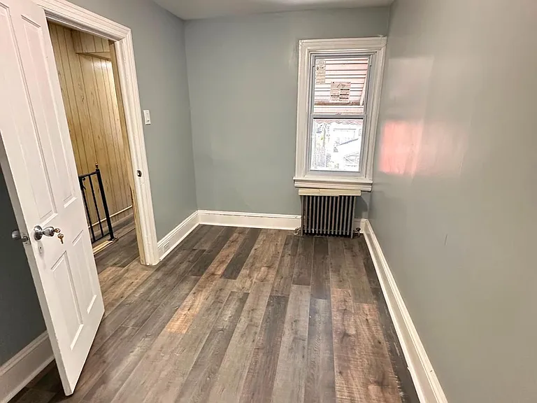 247 Morris Ave — Photo 10
