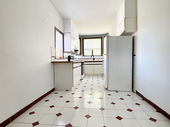 5th image of 31-71 30th St #3