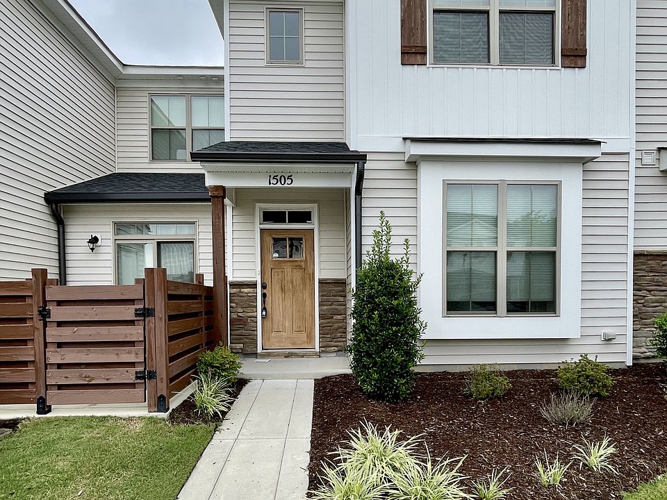1st image of 1505 Union Pacific Way #1