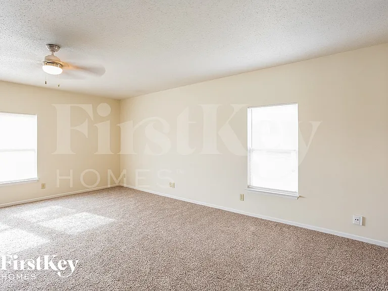 1079 King Maple Dr — Photo 2