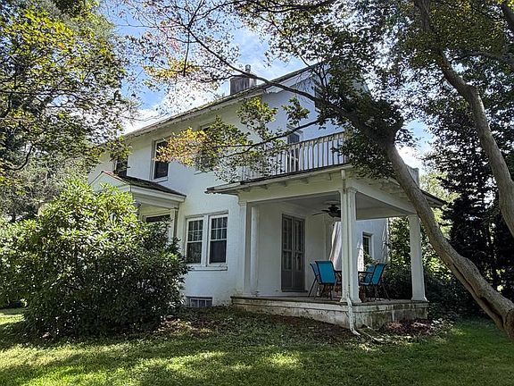 3rd image of 708 Ridge Ave