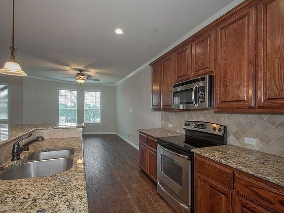 4th image of 2500 Rockbrook Dr Unit 4
