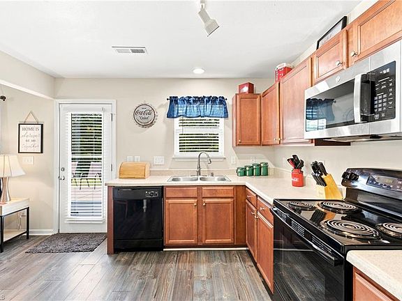 4th image of 551 Clear Meadow Dr