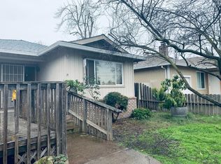 904 Link Ln, Santa Rosa, CA 95401