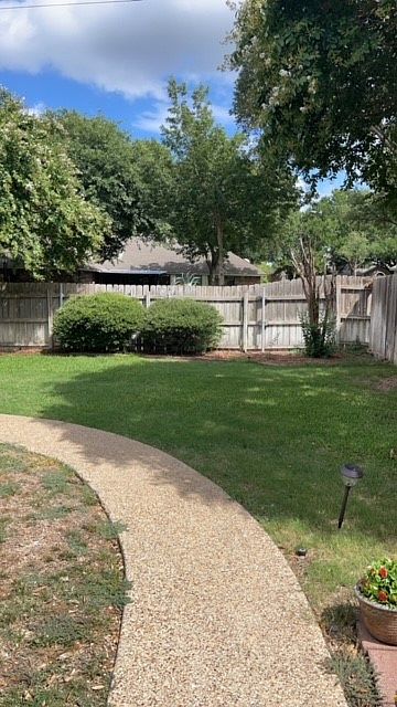 2nd image of 220 Keswick Dr