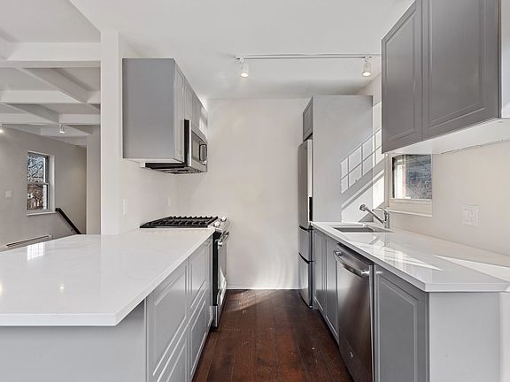 3rd image of 150-14 Goethals Ave #45E