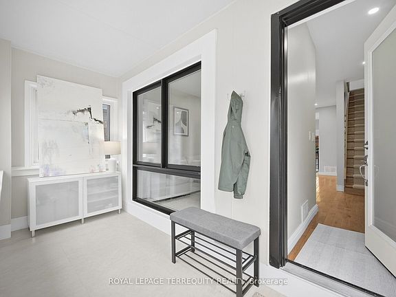 3rd image of 350 Lumsden Ave