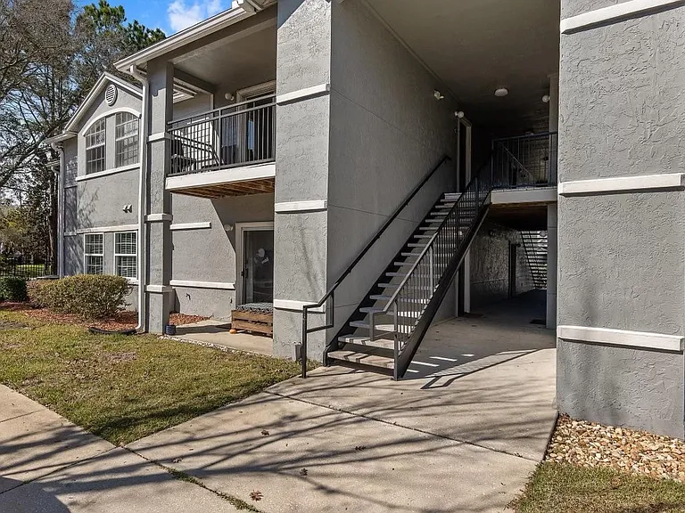 3705 SW 27th St #1211 — Photo 5