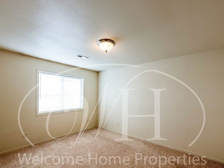 132 E Birch St — Photo 14