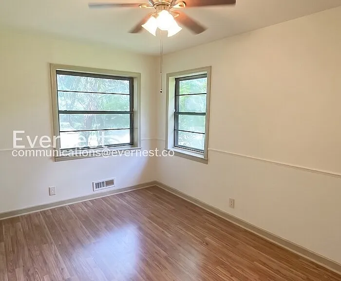 905 Elizabeth Dr — Photo 6