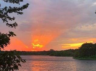 360 S River Rd, Calverton, NY 11933