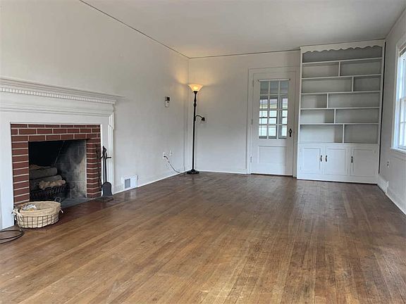 5th image of 2410 2nd Ave