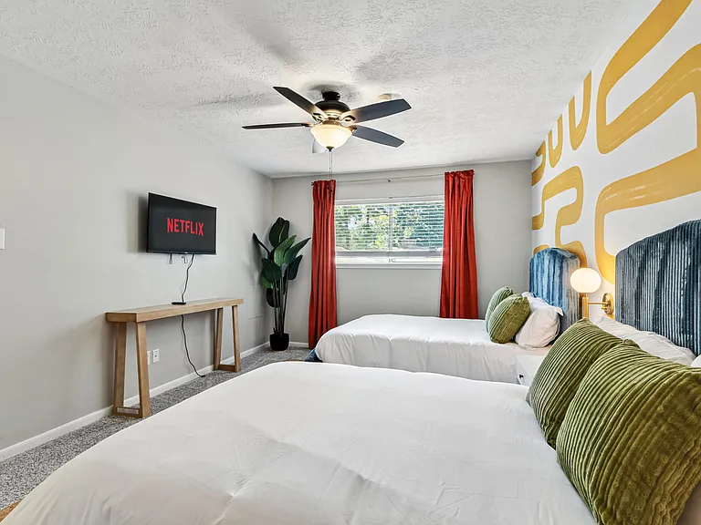 17403 Spicewood Springs Ln — Photo 16