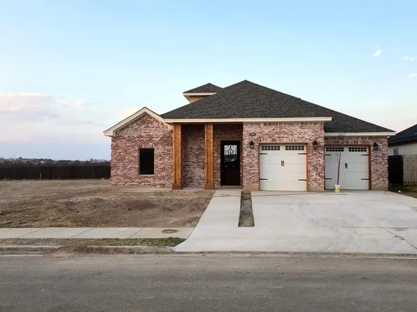 2865 Garden View Dr, Eagle Pass, TX 78852