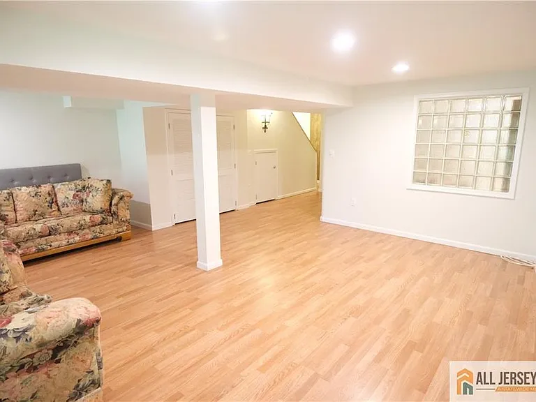 56 Coriander Dr — Photo 18