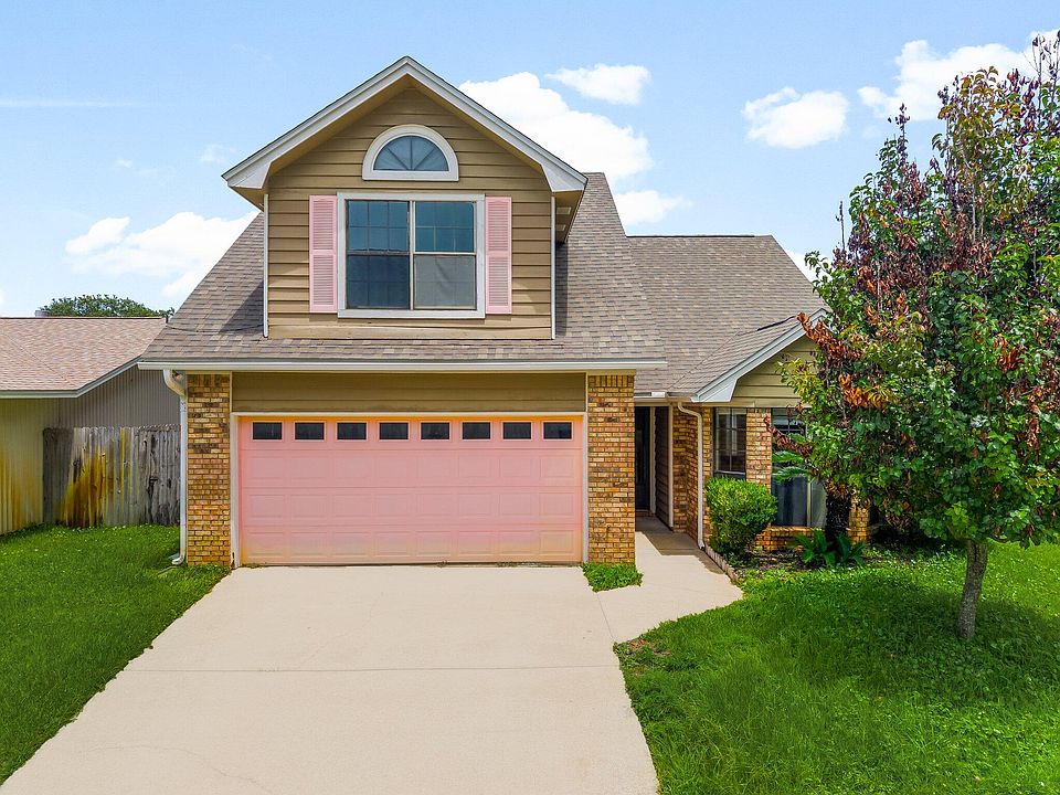1st image of 206 Woodland Park Cir