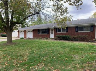 351 Bens Dr, Chatham, IL 62629