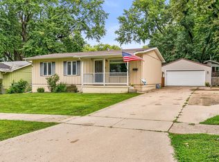 8513 Madison Ave, Urbandale, IA 50322
