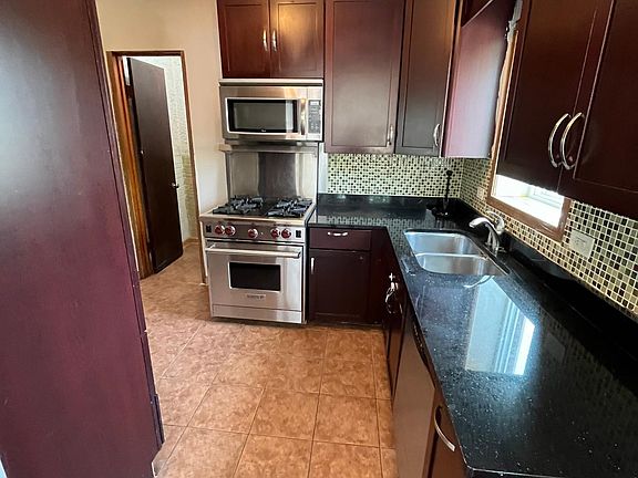 5th image of 9431 S Damen Ave