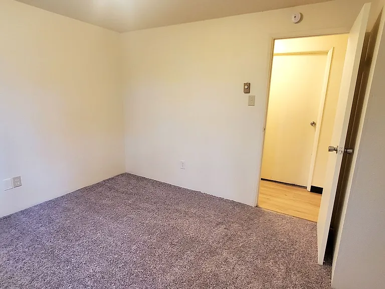 Fairview Apartments — Photo 13