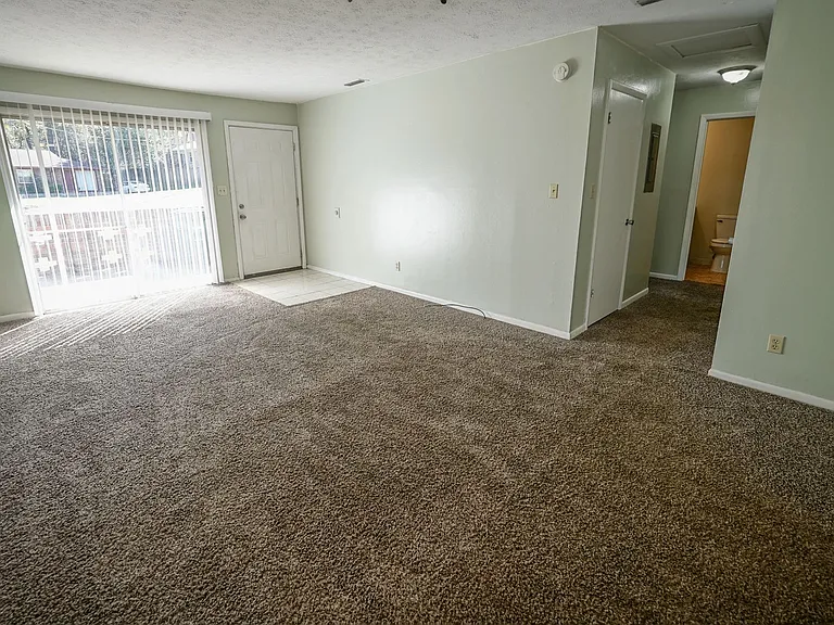 2304 Hartsfield Ct #B — Photo 6