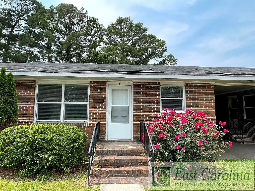 2 bed, 882 sqft, $850 — Photo 1