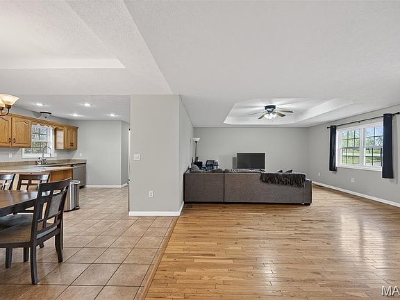 5th image of 21111 Larson Rd