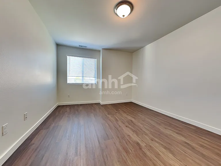 16615 Greenleaf Ave SE — Photo 16