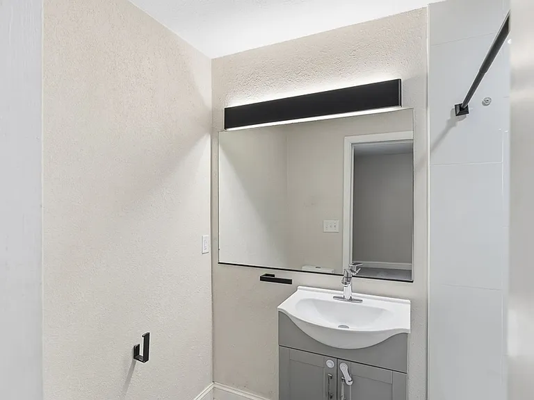 408 E Little Creek Rd — Photo 19
