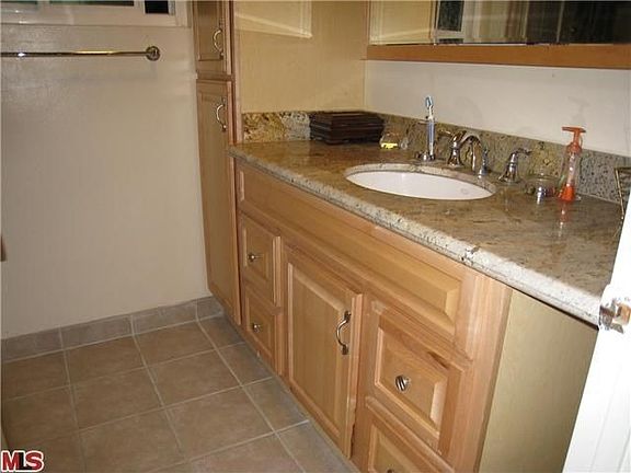 4th image of 1242 S Barrington Ave APT 211
