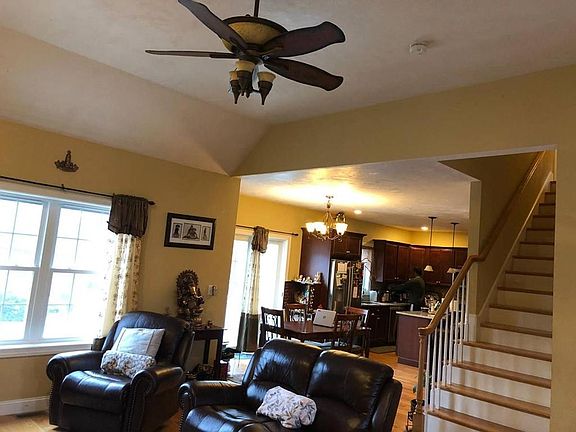 2nd image of 20 Empire Dr