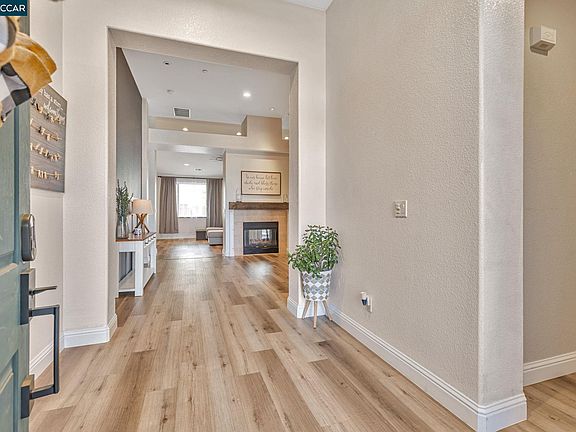 5th image of 1108 Windhaven Ct