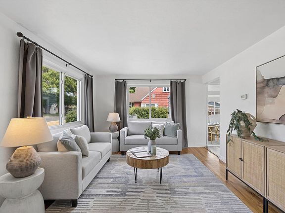 5th image of 2629 W Crown Ave