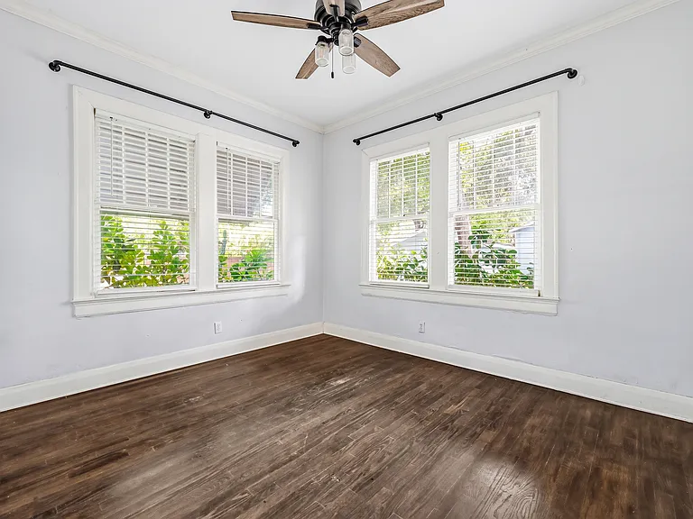 702 W Warren Ave — Photo 14