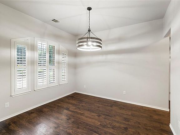 3rd image of 2659 Yandall Dr