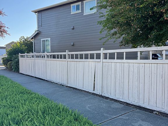 4th image of 5838 Vermont Ave SE
