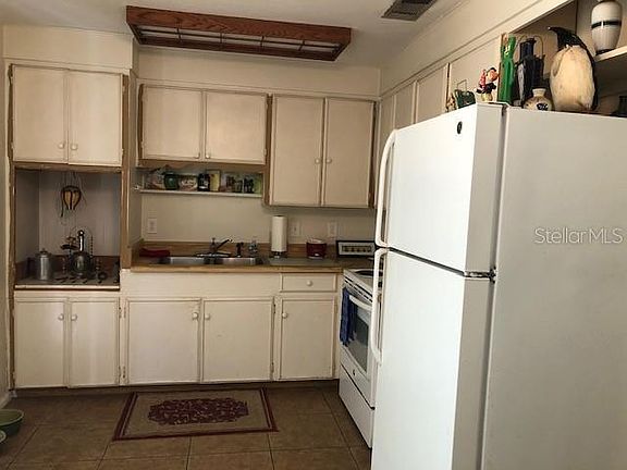 5th image of 3944 Briggs Ave