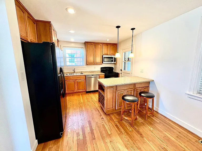 6308 Monument Ave — Photo 4