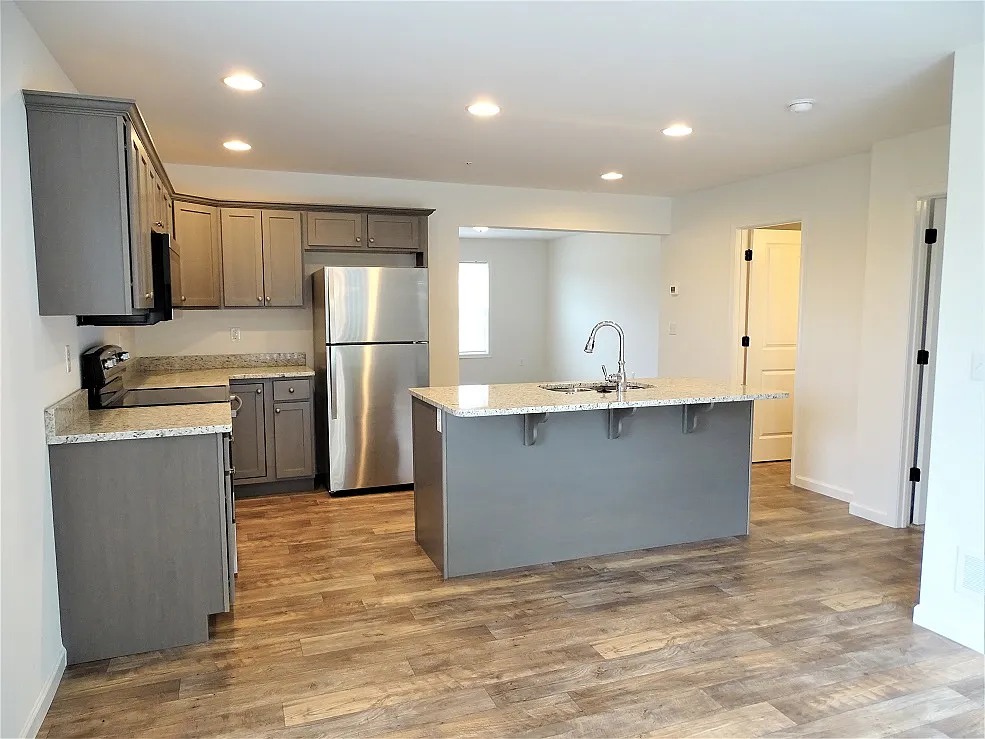 3 bed, 1616 sqft, $2,095 — Photo 4