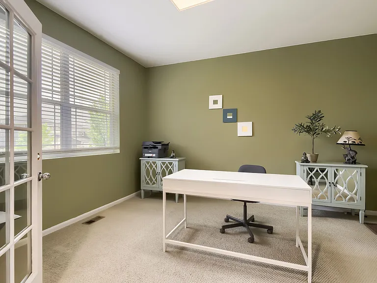 Ground floor study room with option to use for extra guests with the full bath right next door!