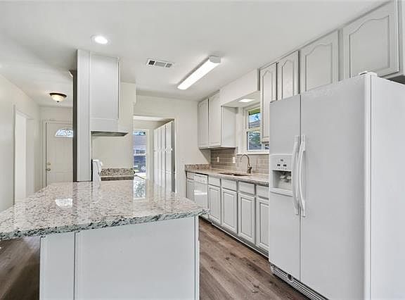 4th image of 2151 Empire Pl