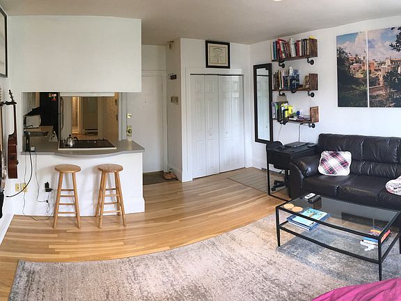 3rd image of 212 Washington Ave APT 3