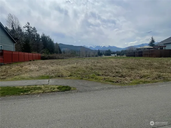 92 E Cobblestone Lane, Sequim, WA 98382