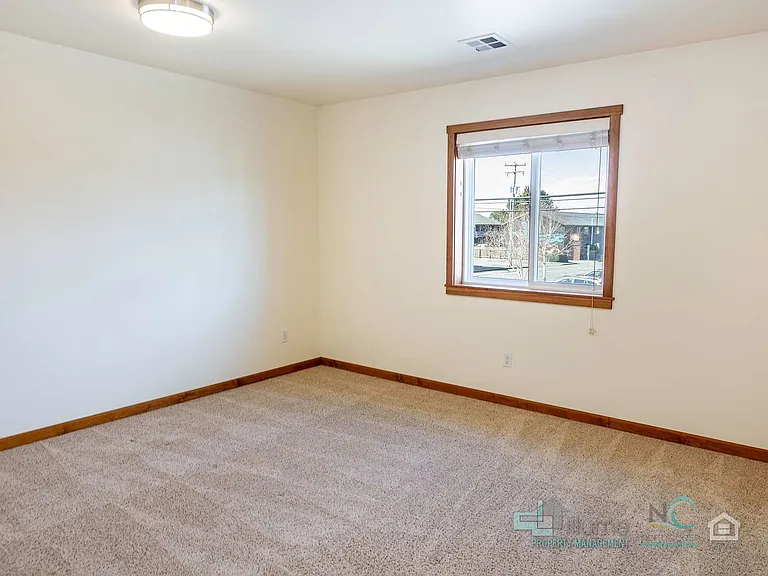 720 Avenue G — Photo 11