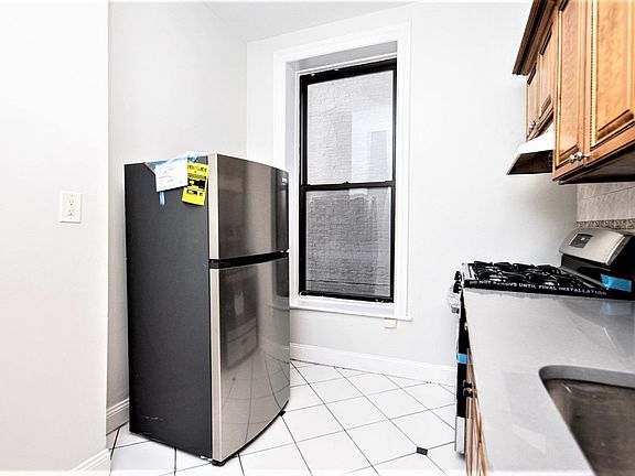 4th image of 1280 Pacific St APT 15