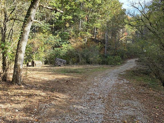 5th image of 1876 Upper Middle Creek Rd